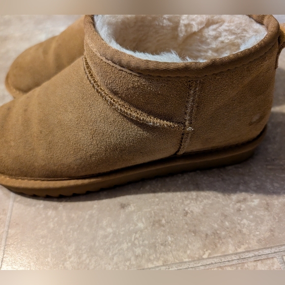 🤎 Steve Madden Faux Fur Lined Suede Booties - Picture 9 of 12